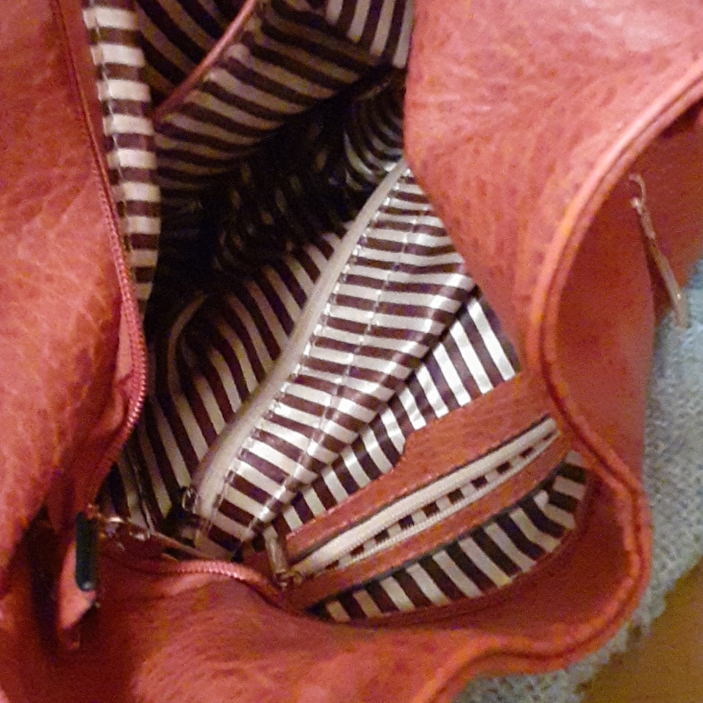 Purse - Picture 3 of 3